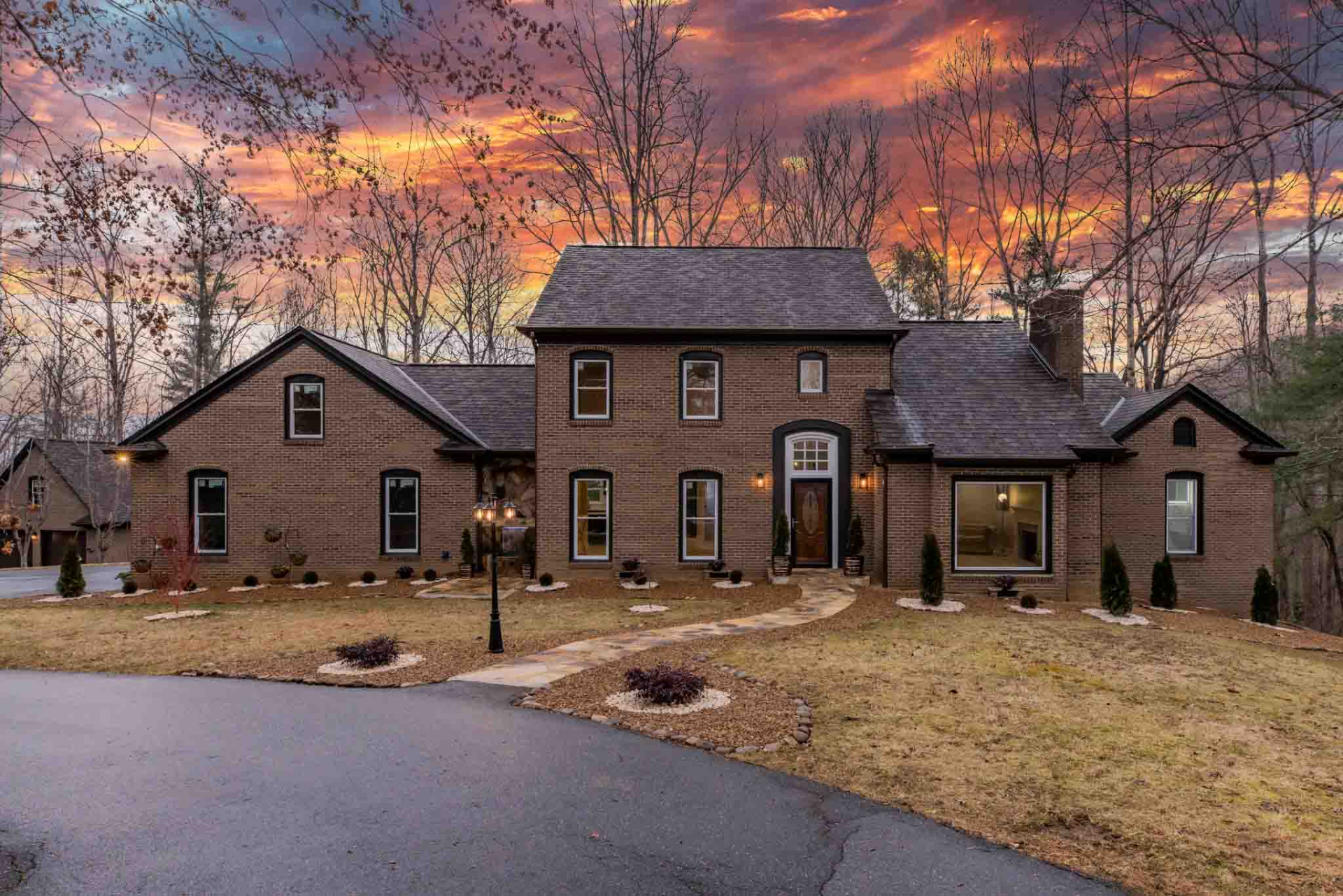 The Art of Exterior Real Estate Photography: How To Showcase Your Properties in the Best Light